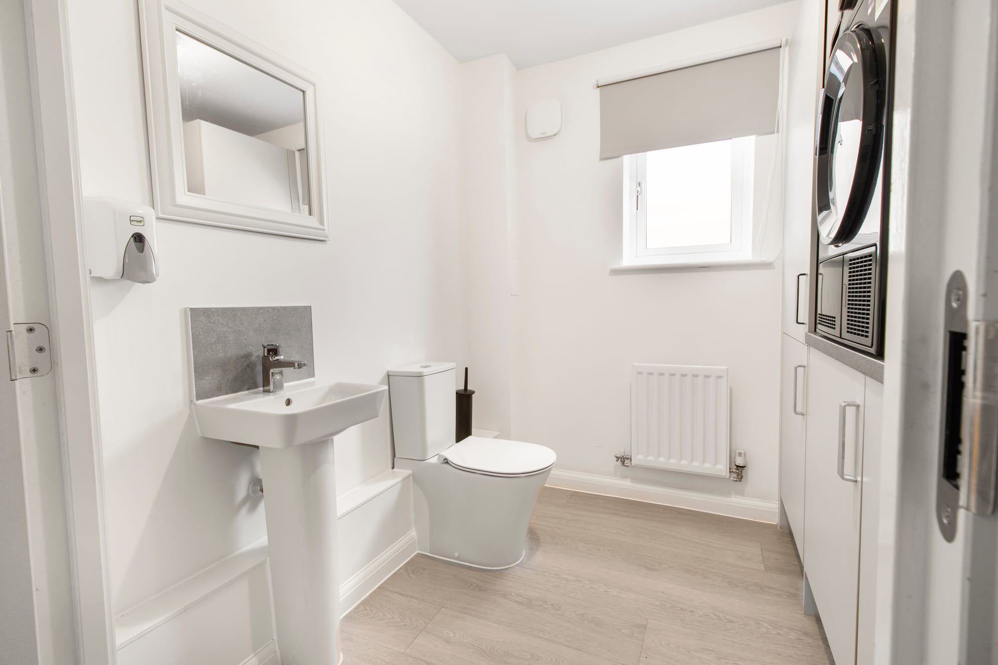 9BC_Utility-Toilet1